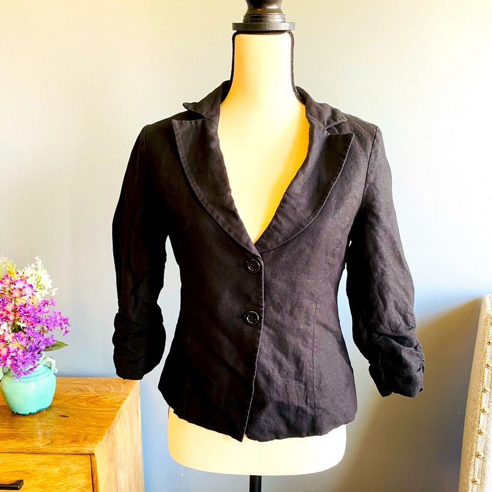 Forever 21 black blazer.